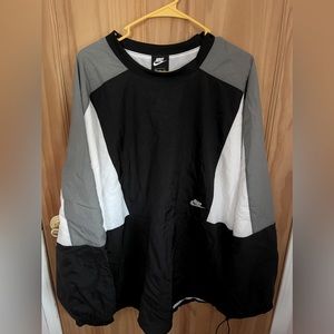 Nike woven windbreaker jacket